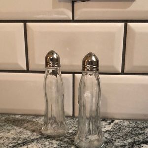 Salt & pepper shakers